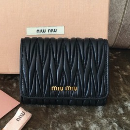 MIUMIU 미우미우 마테라쎄 3단 반지갑 5MH016
