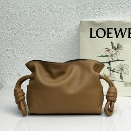 LOEWE 로에베 나파 카프 스킨 플라멩코 클러치