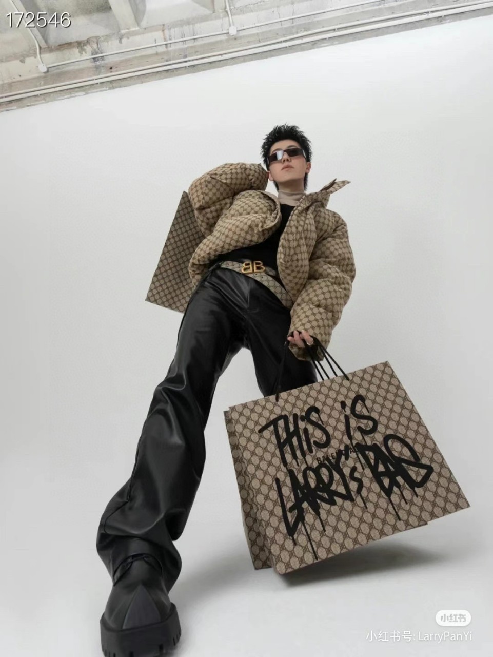 세일! 21fw 구찌 발렌시아가 협업 패딩 1209