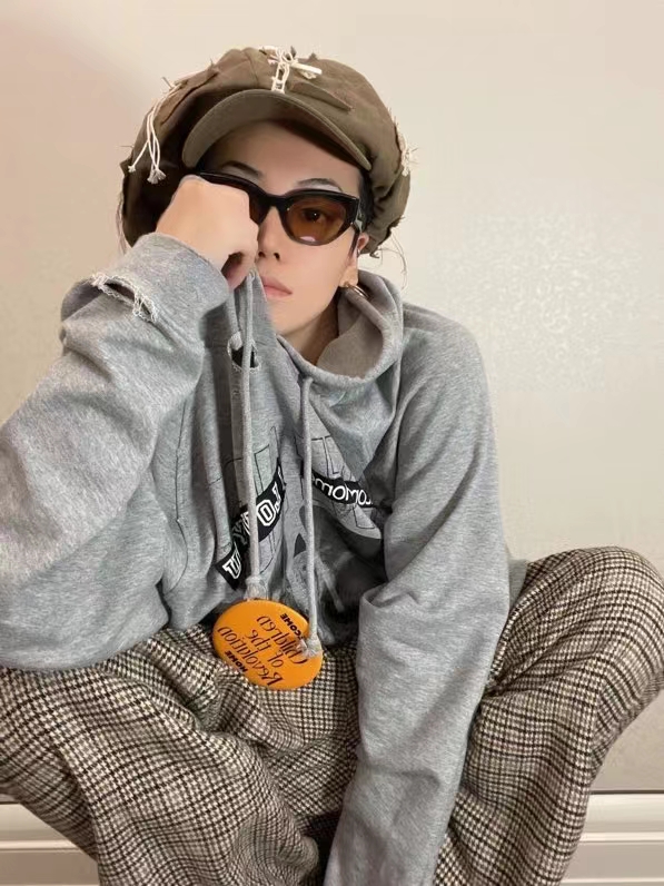 21fw 라프시몬스 자수 메탈배지 맨투맨 0117