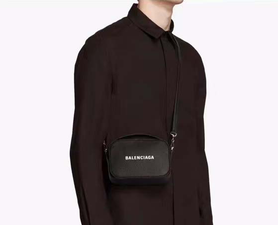 세일~ 발렌시아가 로고 에브리데이 가방