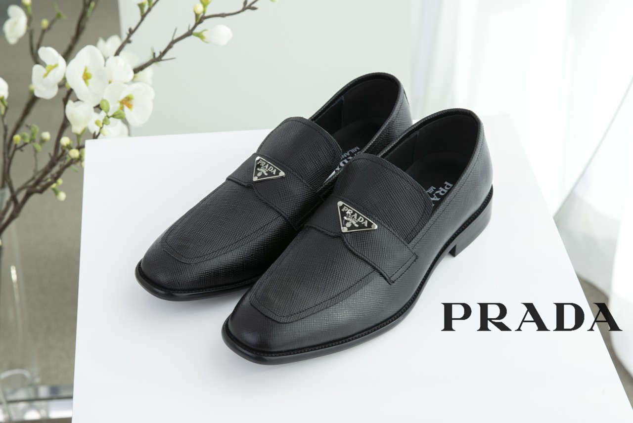 프라다 삼각로고 사피아노 남성 로퍼 구두 신상 전사이즈 재입고