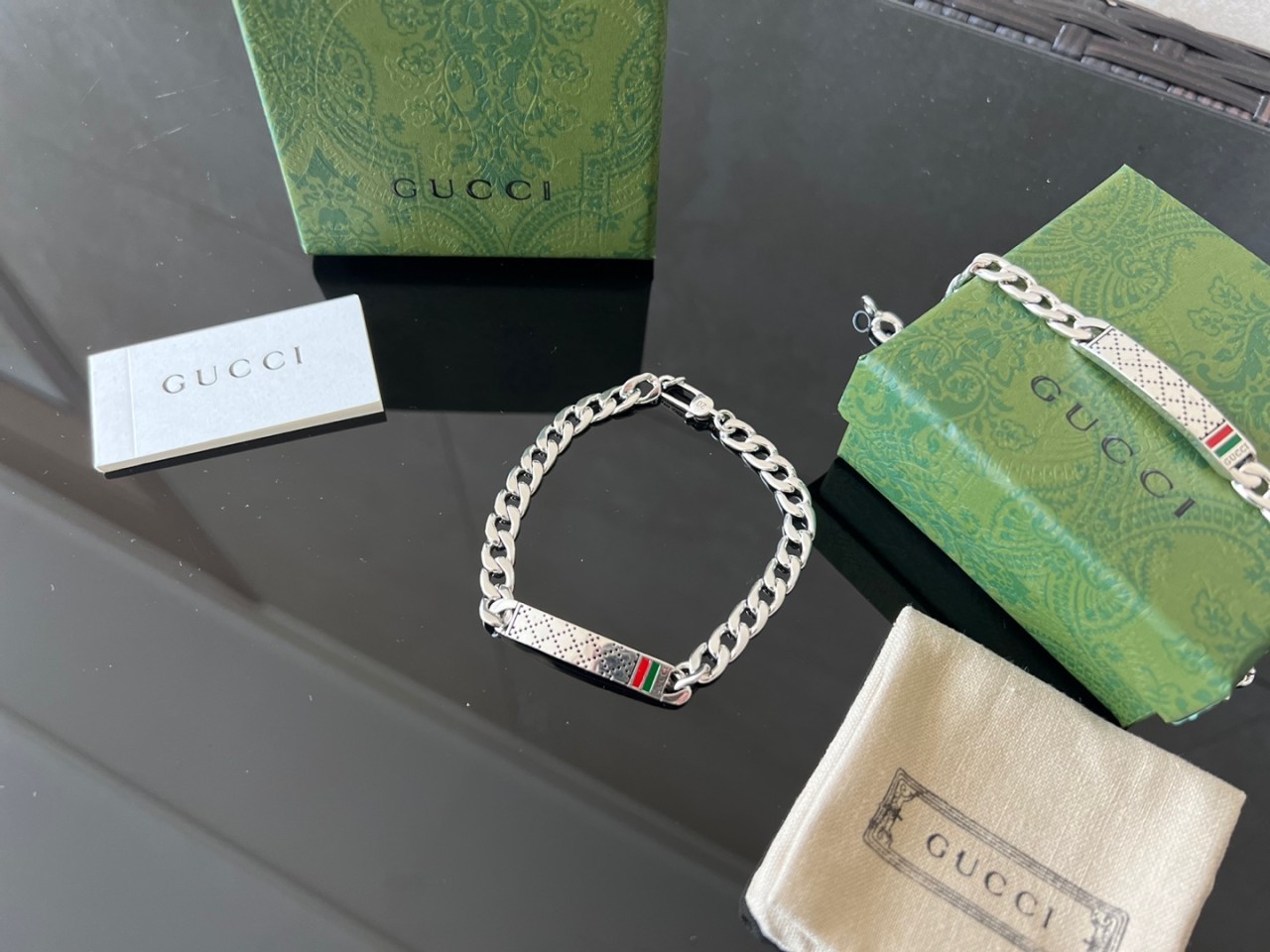 구찌 인터로킹 컬렉션 팔찌