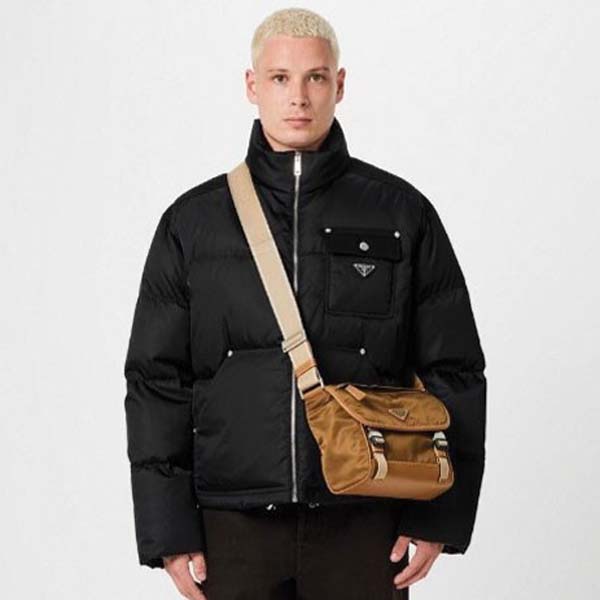 프라다 삼각로고 리나일론 푸퍼 다운점퍼 Re-Nylon Puffer Jacket
