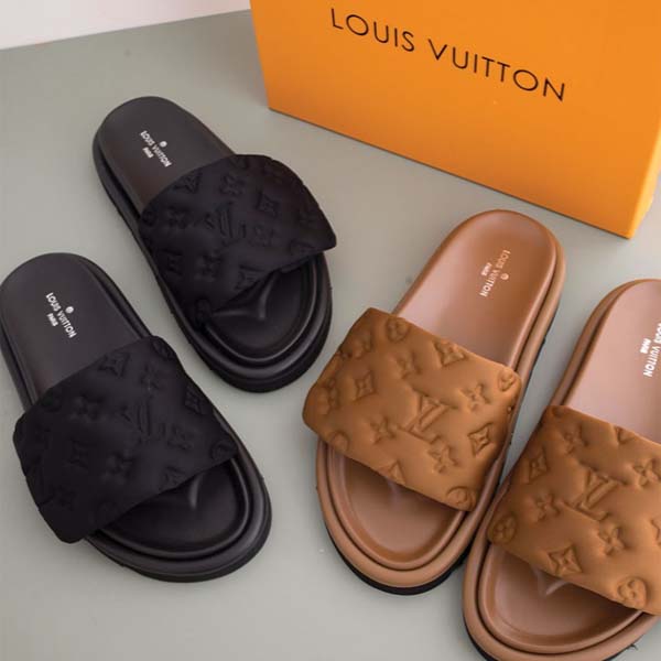 루이비통 엠보 모노그램 뮬 슬리퍼 2종