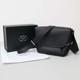 프라다 숄더 스트랩 레더 숄더백 블랙