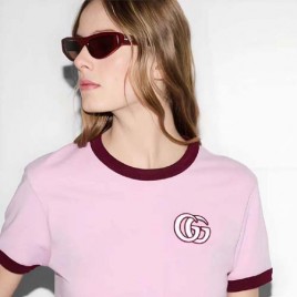 구찌 자수로고 라운 반팔티셔츠