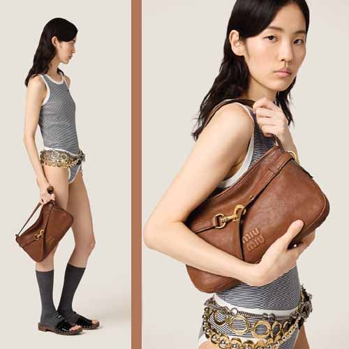 미우미우 로고 아방뛰르 나파 가죽백