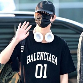 발렌시아가 바스켓볼 시리즈 라운드 블랙 반팔 티셔츠